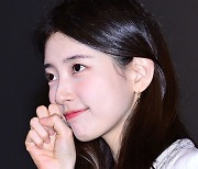 수지,'고양이 야옹' [사진]