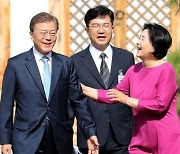 “김정숙, ‘내 남편 어디 갔지?’ 폴짝…철없다” 文부부 저격한 홍준표