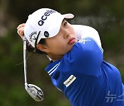 숍라이트 LPGA 클래식서 티샷하는 27위의 성유진