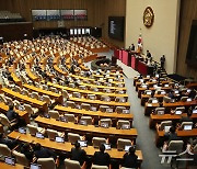 우원식 의장 "관례 보다 국회법…원 구성 미룰 수 없었다"