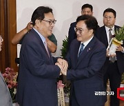 [포토] 우원식 국회의장 예방하는 정진석 비서실장