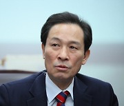 민주당史 펴낸 우상호 “대권 후보 당권 도전, 나는 일관되게 반대”