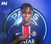 'LEE'와 오른쪽에서 호흡 맞출 수도...PSG, '무패 우승' RB 영입에 관심→"계획에 이상적인 선수"