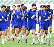 [ST포토] 축구 대표팀, 가볍게 러닝으로 시작