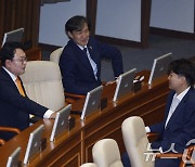 '법무장관 셋' 조국 추미애 박범계 국방위…이재명 외교, 이준석 과방