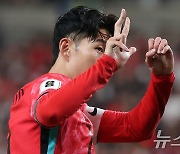 중국 도발에 '3-0 제스처'로 대응한 손흥민 "한국 팬들 무시한다 느꼈다" (종합)