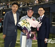 '역대 6번째 900승' 김경문 한화 감독 "혼자 이룰수 있는 기록 아냐"