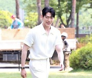 [ET포토] 김우빈, '언제나 매너있게'