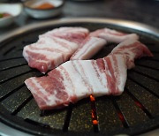 불판이 텅 빌 판…삼겹살 1인분 평균 2만원대