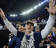 NBA 레이커스 감독 거절.. '댄 헐리' 코네티컷대 감독, 3연패에 집중하겠다