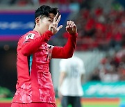 중국 관중 야유 도발에…손흥민 '3-0 제스처'로 응수, 무슨 뜻?