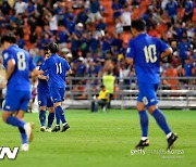 ‘한국이 잘못했네?’ 한 골 모자란 태국, 싱가포르 3-1 이겼지만 월드컵 최종예선 탈락…중국 진출