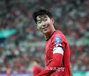 손흥민이 공개한 ‘3-0’ 제스처의 뒷 이야기 “우리 팬들을 무시하는 행동이라 뭔가를 보여주고 싶었다”