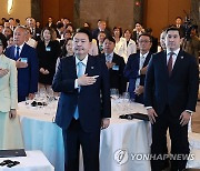 윤석열 대통령 부부, 카자흐스탄 고려인 동포·재외국민 초청 간담회 참석