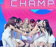 케플러,'마지막 완전체 활동의 첫 쇼챔피언 1위' [사진]