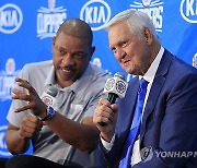 (FILE) USA BASKETBALL JERRY WEST OBIT