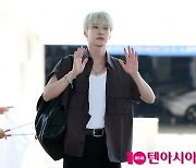 [TEN포토]NCT 도영 '해외패션쇼 떠나요'