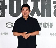 [TEN포토]성동일 '잘 부탁드립니다'