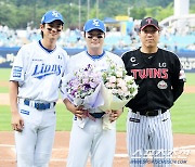 [포토] 구자욱-박병호-김현수 '400홈런 달성 축하'