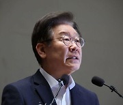 '쌍방울 대북송금 혐의' 이재명 대표 변호인 7명 명단 등록