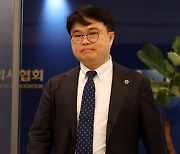 “이 여자 제정신?” 판사 저격한 임현택 의협회장...명예훼손 고발 당해