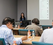 대신증권, 시니어 고객 대상 ‘스마트폰 주식 거래’ 교육