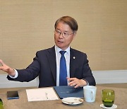 고용장관 "'노조 회계' 법에 나온다…노동탄압 비판은 현실 왜곡"[인터뷰]