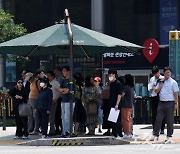 경남 의령 36.9도 한여름 같은 폭염 계속…주말엔 중북부에 가끔 비