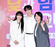 정은지-최진혁-이정은,'귀여운 브이' [사진]