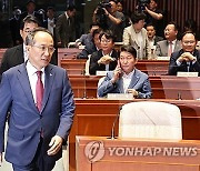 `대장동 변호사`가 법사위에...與 "차라리 `이재명 수사중단법` 만들라"