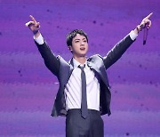 [From the scene] BTS' Jin returns, fans erupt with joy