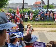 ‘지지율 늪’에 빠진 강기정 광주시장 바라보는 두 개의 시선은