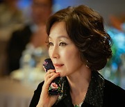 배우 이혜영, 영화 ‘파과’ 주인공···여성 킬러 변신