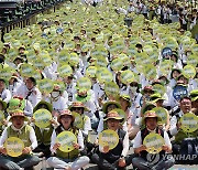 보건의료노조 "의사 집단휴진 명분 없어…진료변경 업무 거부"