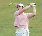 [mhn포토] 이소영, 롱 아이언으로 멀리 멀리