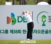 [STN포토]김재희, 강하게 멀리 보내는 티샷