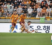 '반등 에너지'로 무장한 광주FC, 박태준-엄지성 연속골 김천 꺾고 2연승