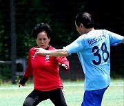 “나이 일흔에 오빠들하고 축구…인생이 너무 즐거워요”[양종구의 100세 시대 건강법]