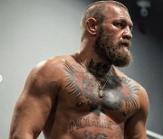 ‘UFC GOAT’ 맥그리거 또 못 본다…경기 2주 전 부상→3년 만의 복귀전 무산