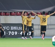 ‘완벽한 용병술 → 교체 투입 박지원-김정환 나란히 1골 1도움’ 성남, 1위 안양 꺾고 2연승 행진…3-1 승 [MK탄천]