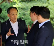 “무기력·답답한 지도부”…출구전략 못 내는 與, 단일대오 균열