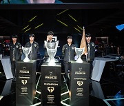 'LCK 4연속 우승 위엄 뽐냈다' 젠지, '라이벌' T1 2-0 완파[LCK]