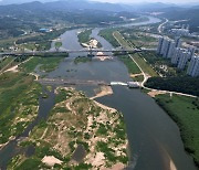 “세종보 닫고 ‘악취나는 뻘밭’으로 돌아갈 순 없다”