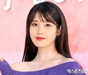 아이유, 깜짝 등장 "10대 때 본 악뮤…10주년 너무 대단해" [엑's 현장]