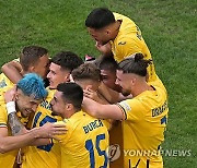 유로 첫 이변 터졌다... '피파랭킹 46위' 루마니아, '22위' 우크라이나 3-0 완파