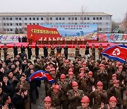 북, 김정은 역점 ‘20개 군 지방공장’ 건설에 속도…골조공사 완료