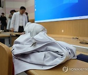 '휴진 거부' 신경과 교수 "단체 사직·휴진은 환자 사형선고"