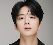 B.A.P 출신 유영재, 에이컴패스 전속계약[공식]