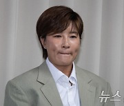 '부친 고소' 굳은 표정의 박세리