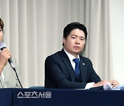 [포토]변호사와 함께 기자회견 하는 박세리